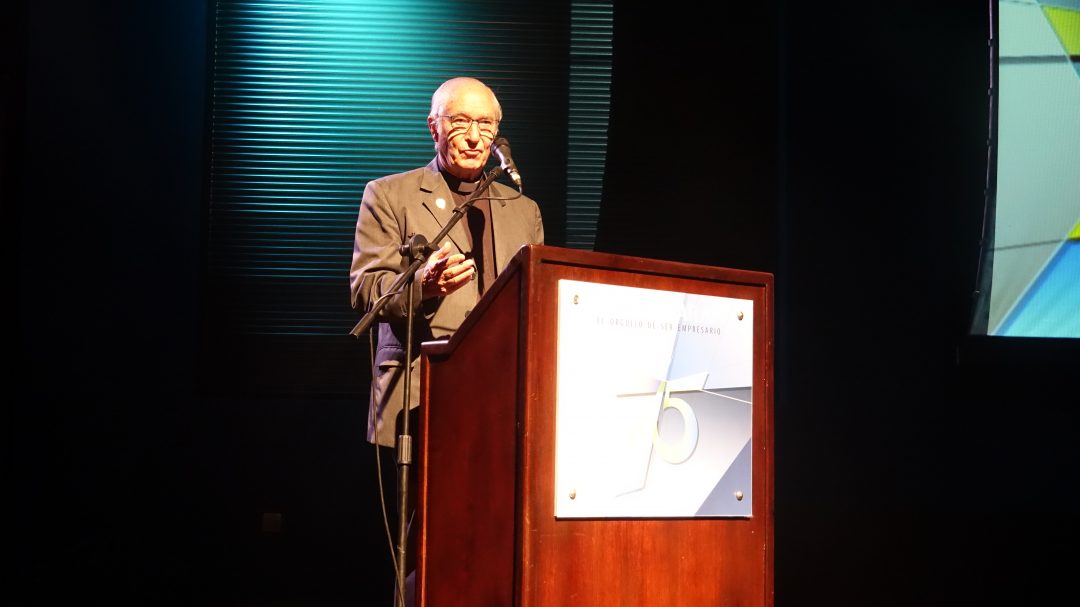 Padre Ugalde en la 75° Asamblea Anual de Fedecámaras