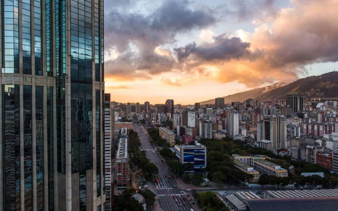 Cámara Inmobiliaria de Venezuela alerta sobre posibles amenazas a inmuebles de emigrantes